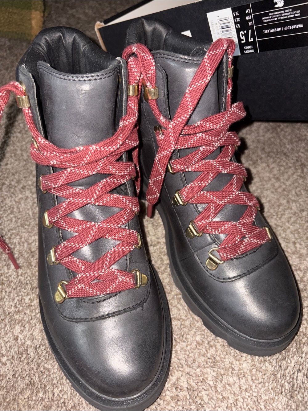 Sorel Lennox hiker boots BNIB